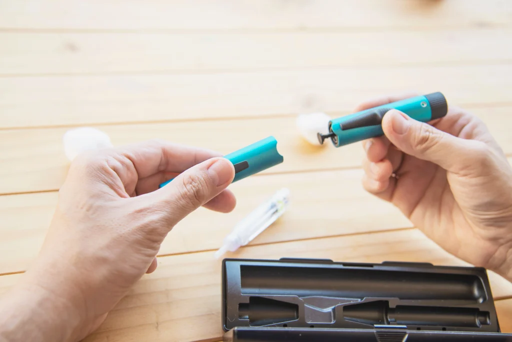 A man putting Dosage before injecting